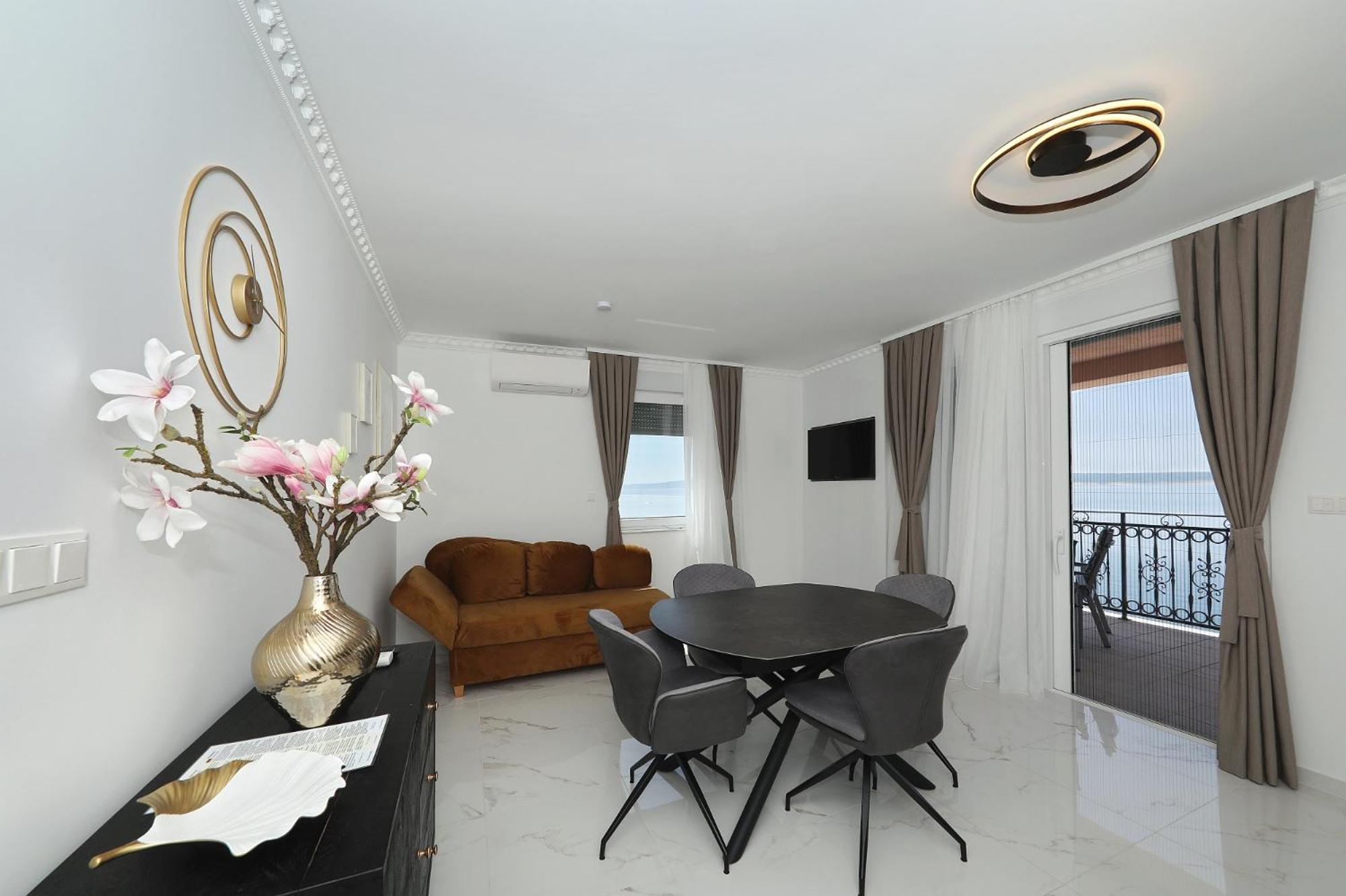 Villa Tin Apartments Трибани-Крушчица Екстериор снимка